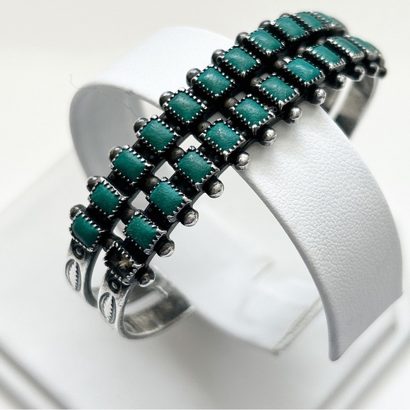 Vintage Zuni Green Turquoise Sterling Silver Cuff Bracelet - Picture 9 of 16